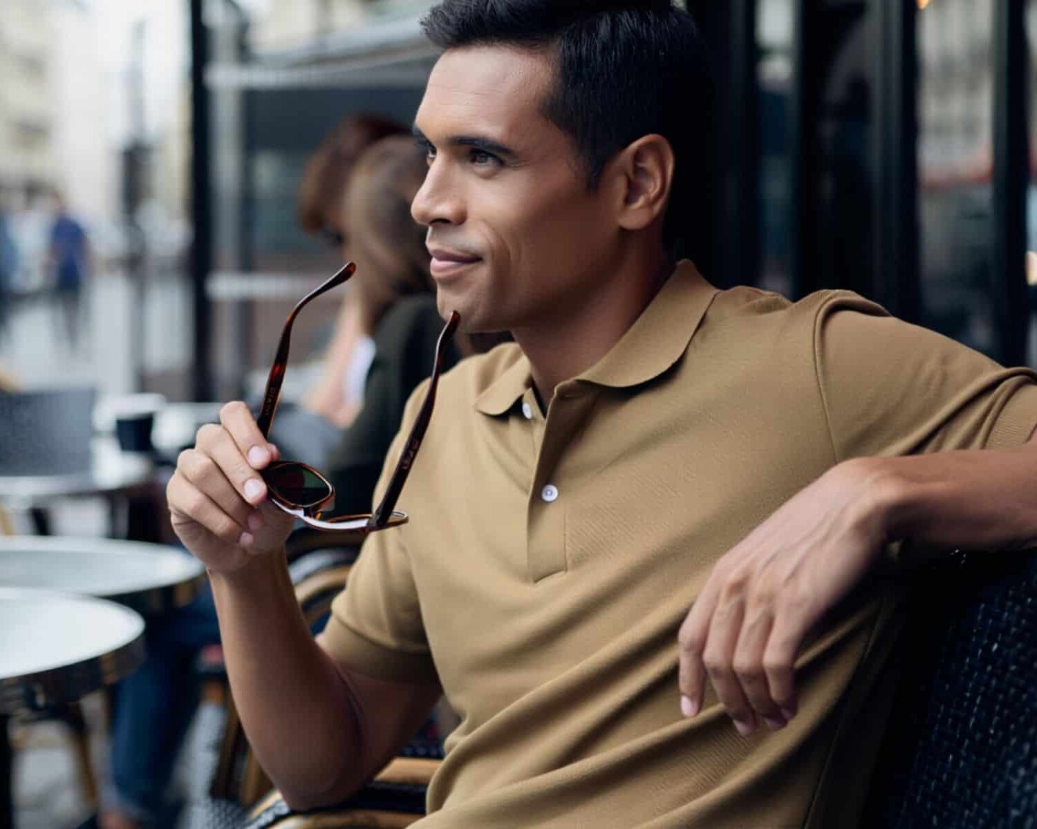 Sovereign investor looking into the distance, representing strategic foresight in trading without the need to constantly monitor signals.